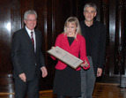 Der Schirmherr mit den Preisträgern Melanie und Matthias Wobbe
