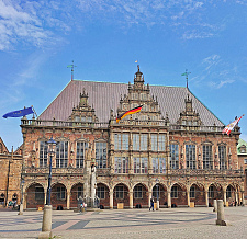 Das Bremer Rathaus und der Roland zählen seit 2004 zum Weltkulturerbe der UNESCO.