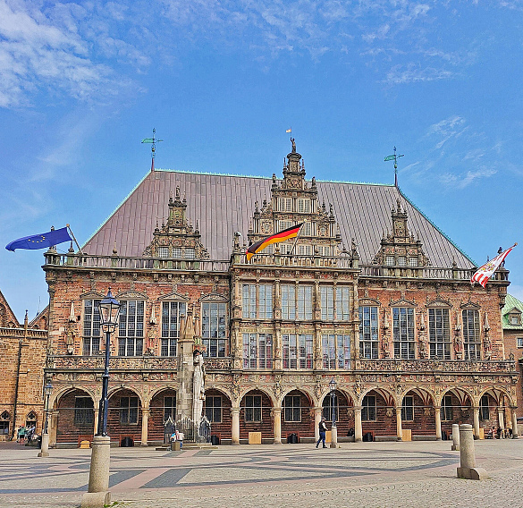 Das Bremer Rathaus und der Roland zählen seit 2004 zum Weltkulturerbe der UNESCO.