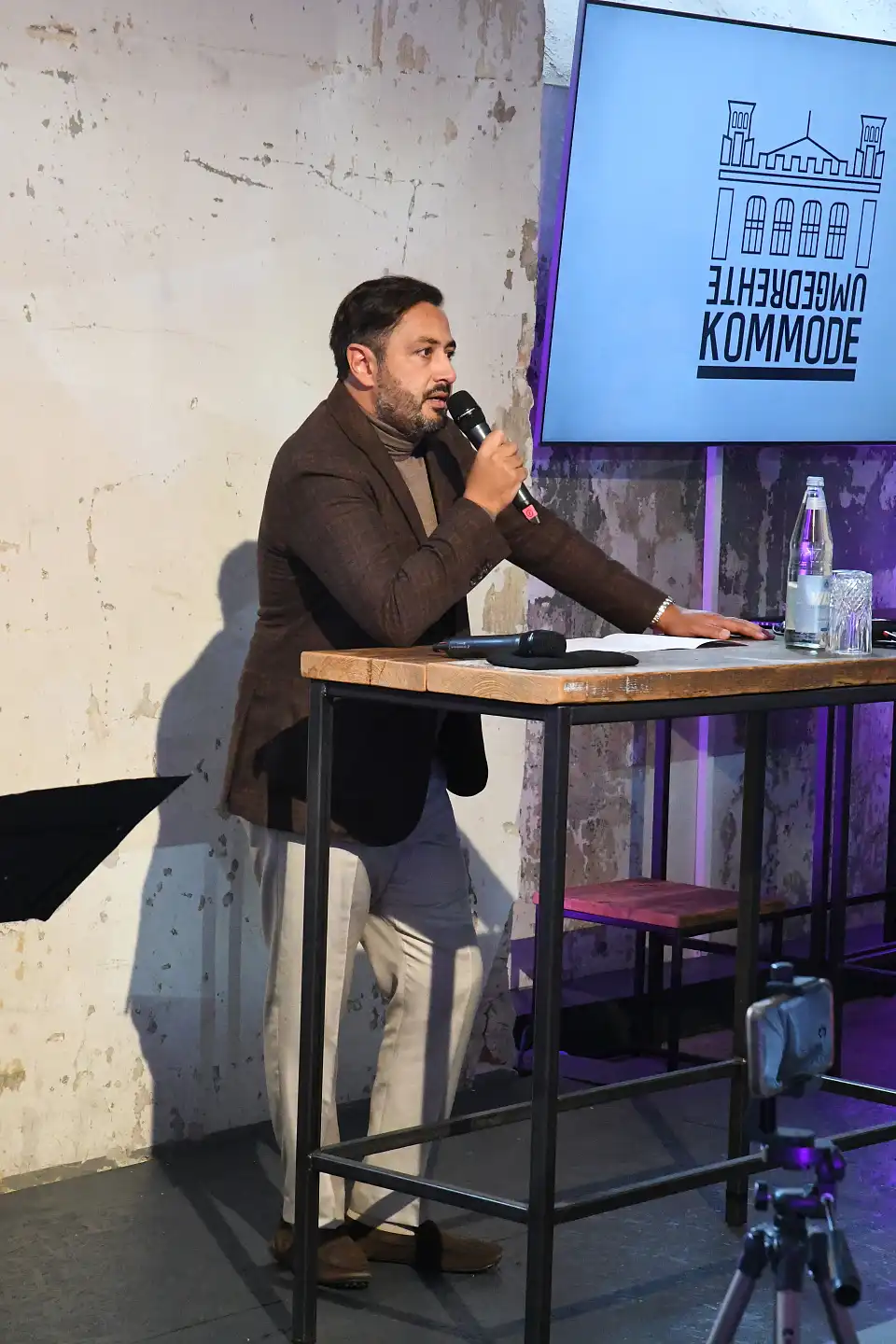 Amir Sandawi, Gesch&auml;ftsf&uuml;hrer der PUK Projektgesellschaft Umgedrehte Kommode mbH & Co. KG