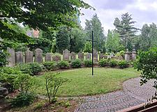 Die ältesten Grabsteine auf dem Friedhof der ev.-reformierten Gemeinde  Blumenthal © Kirsten Geffken