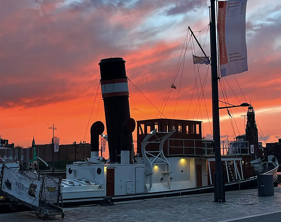 © Wolfgang Hendel - Dampfer Welle