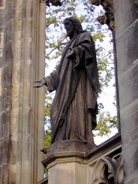 Christus-Statue nach der Sanierung