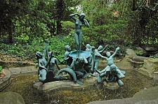 Skulptur "Geburt der Venus" in Thieles Garten in Bremerhaven