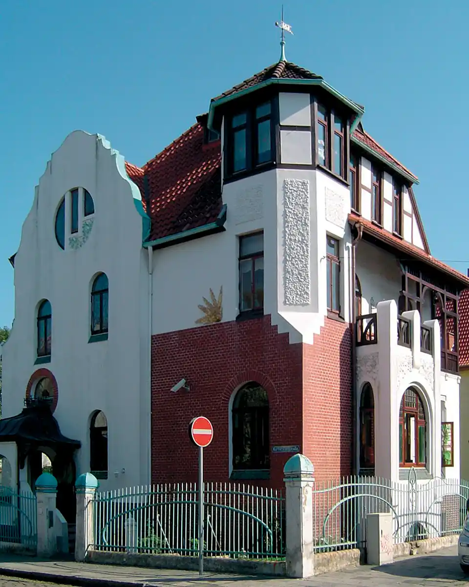 Außenanischt der Villa Rabien