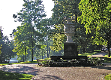 Vase in den Wallanlagen