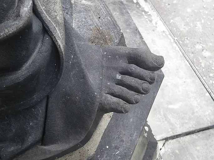 Die Christus-Statue hat ihre Zehen wieder