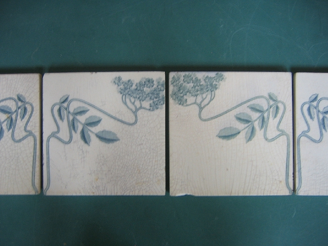 historische Fliesen mit Einlegern