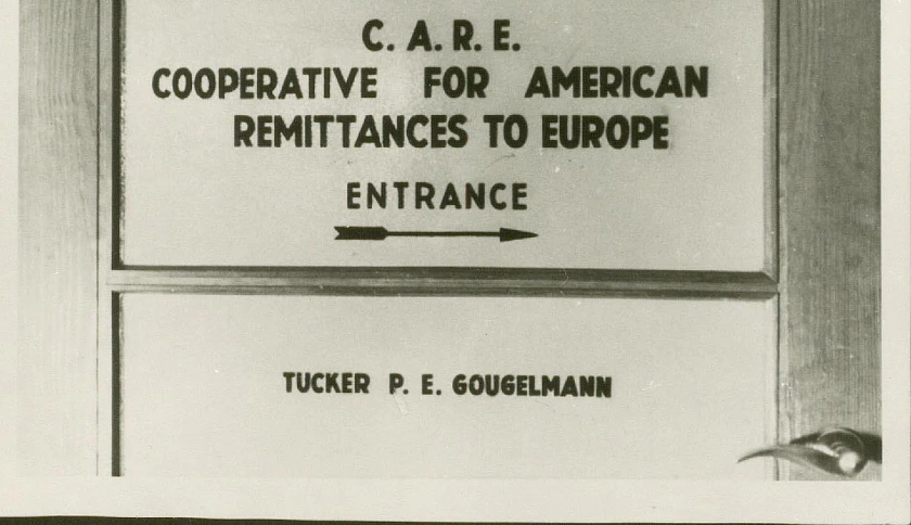 Auch die Organisation CARE (Cooperation for American Remittances to Europe &ndash; Kooperative f&uuml;r amerikanische Hilfssendungen f&uuml;r Europa) sa&szlig; ab Juli 1946 im Haus des Reichs. Von hier aus wurde die Verteilung gespendeter CARE-Pakete f&uuml;r Deutschland organisiert.  Abb.: Staatsarchiv Bremen