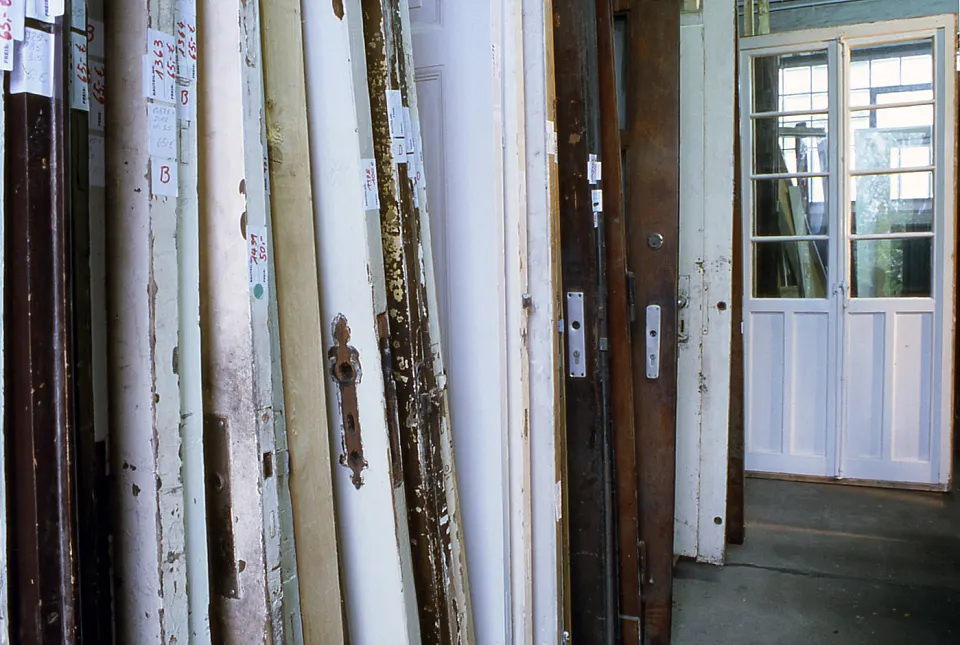 T&uuml;renangebot im Lager