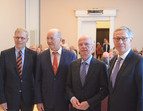 Von links nach rechts: Präses der Handelskammer Bremen, Harald Emigholz, Landeskonservator, Prof. Dr. Georg Skalecki, Präsident der Bremischen Bürgerschaft,Christian Weber und  Bürgermeister Dr. Carsten Sieling, Präsident des Senats und Senator für Kultur.