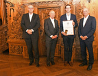 Herr Bürgermeister Bovenschule, Herr Nullmeyer, der Preisträger Marcel Linnemann, Herr Skalecki