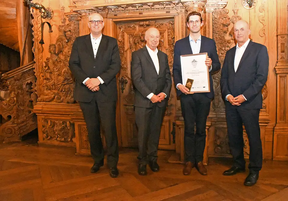 Herr B&uuml;rgermeister Bovenschule, Herr Nullmeyer, der Preistr&auml;ger Marcel Linnemann, Herr Skalecki