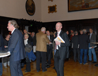 Beim Umtrunk im Festsaal