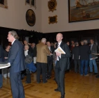 Beim Umtrunk im Festsaal