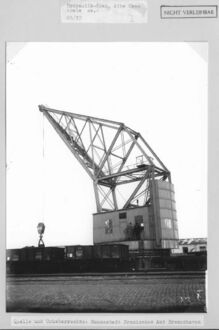 1. historisches Bild von Druckwasserdrehkran am Westpier des Kaiserhafens